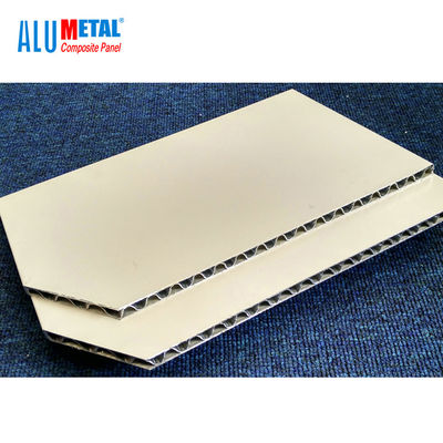 A2 FR Aluminiowa płyta falista z płyty warstwowej 1250 mm 4 mm Nano Surface