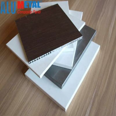 Panel o strukturze plastra miodu z aluminium z powierzchnią PE 0,7 mm Arkusz 2000 mm Stop 6000