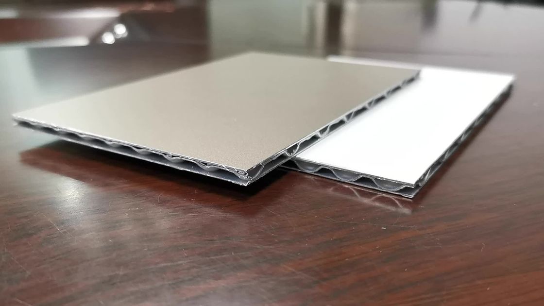 Panele dachowe z falistej aluminiowej blachy falistej ACP o grubości 8 mm 1500 mm Połysk SGS