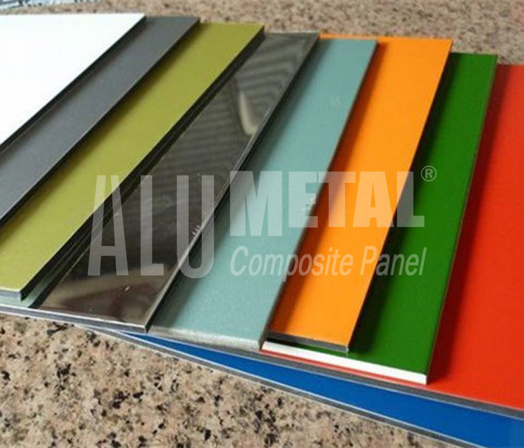 Niezniszczalny znak reklamowy z rdzeniem PE Oznakowanie Aluminiowy plastikowy panel kompozytowy